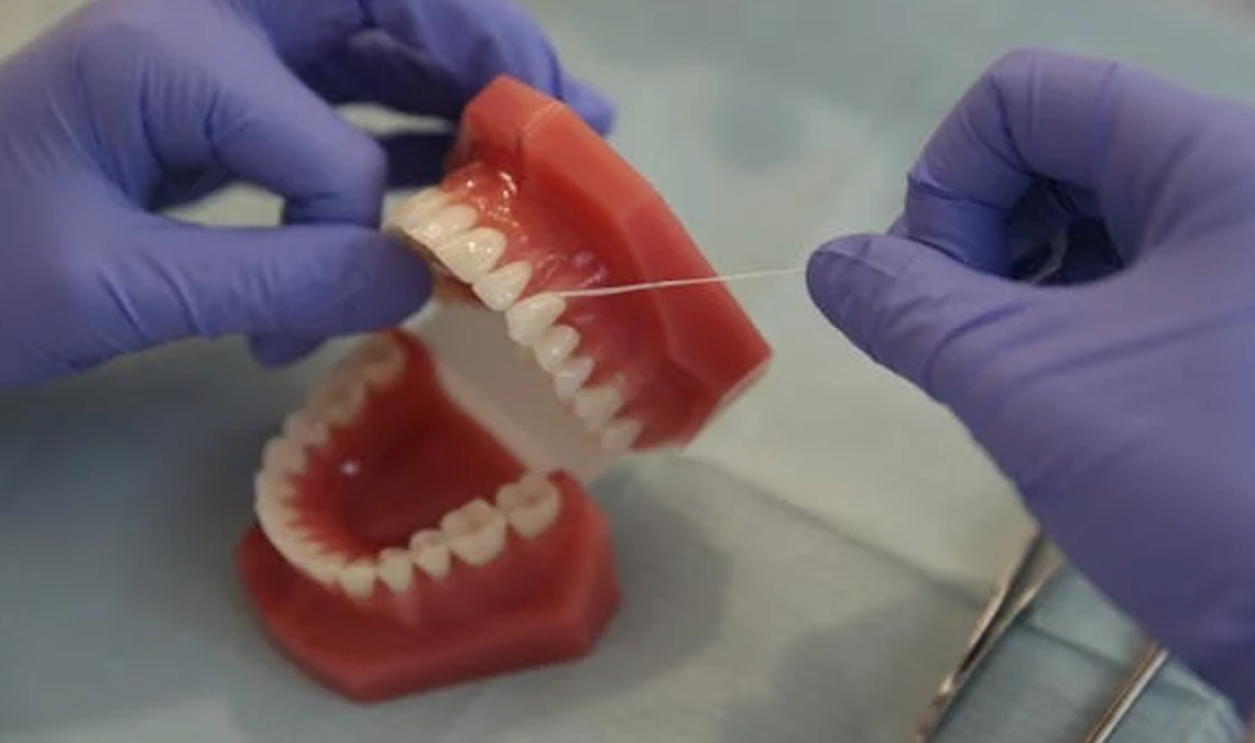 6 Possible Signs You May be Heading for Dentures