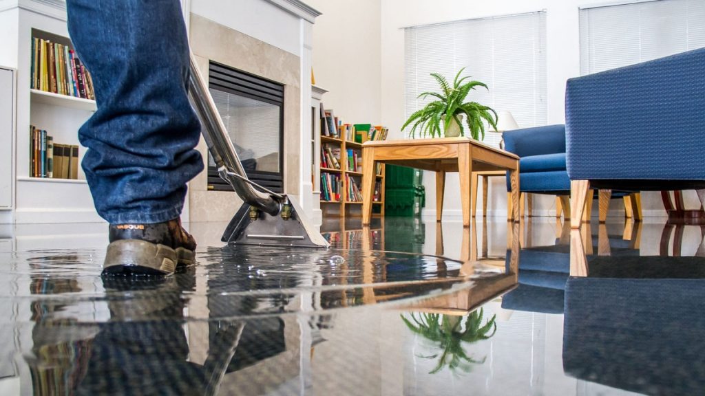 Essential Steps to Finding the Right Water Damage Restoration Service